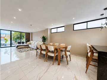 Casa en Venta La Floresta | 370 m² | 6 Garajes