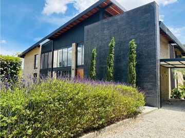 Hermosa casa campestre para la venta vía San Antonio la ceja