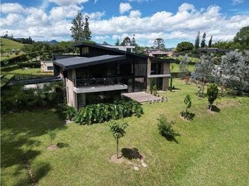 Hermosa casa campestre para la venta vía San Antonio la ceja