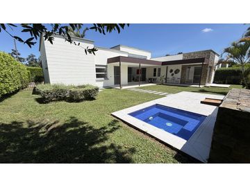 SE VENDE CASA CAMPESTRE EN ARMENIA, QUINDO, COLOMBIA