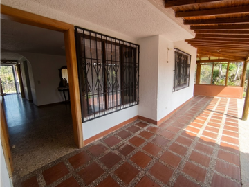 Se Arrienda Casa Campestre en Parcelación La Molina, Guarne