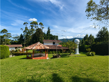 Se Arrienda Casa Campestre en Parcelación La Molina, Guarne