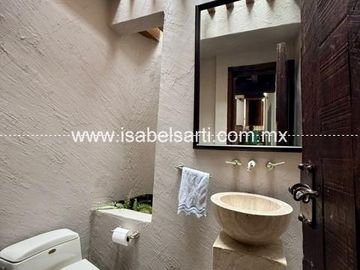 CASA EN VENTA Y RENTA EN JURICA