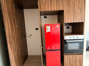 1 DORMITORIO Y 1  BAÑO MAS BOGEDA  METRO FRANKLIN ARRIENDO