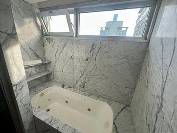 Piso muy alto en Le Parc Puerto Madero Vista 360°