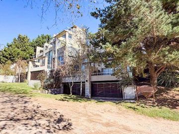 VENTA DE DEPARTAMENTO EN PINAMAR. COCHERA CUBIERTA