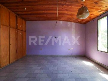 VENTA LOCALES , UNO en ESQUINA y TRES DPTOS