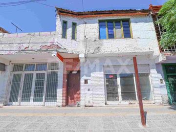 VENTA LOCALES , UNO en ESQUINA y TRES DPTOS