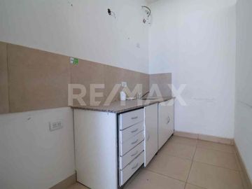 VENTA LOCALES , UNO en ESQUINA y TRES DPTOS