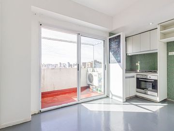 ALQ MONOAMBIENTE DIVISIBLE CON BALCON EN CABALLITO