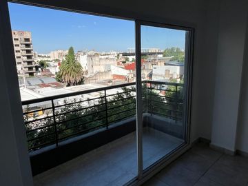 DEPTO MONOAMBIENTE PISO 5 VISTA ABIERTA CON BALCÓN