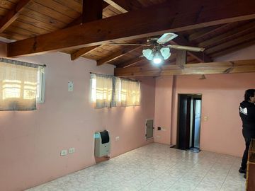 VENTA CASA 4 AMBIENTES EN TEMPERLEY