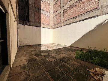 VENTA DPTO PLANTA BAJA CON PATIO ALBERDI