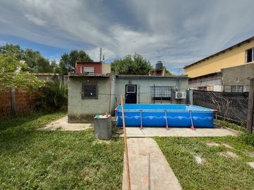 CASA EN VENTA EN MELCHOR ROMERO 2 DORMITORIOS