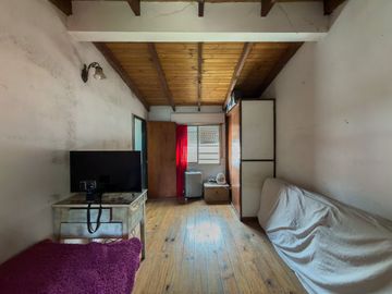 CASA EN VENTA EN MELCHOR ROMERO 2 DORMITORIOS