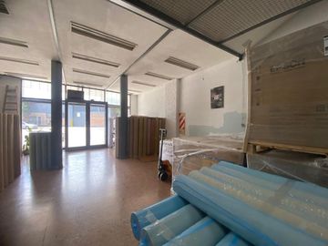 LOCAL CON DEPOSITO VENTA RAMOS MEJIA CON RENTA