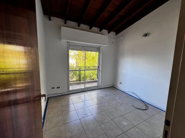 ALQUILER DEPTO 2 AMB. CON BALCON EN LA TABLADA