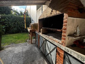 Venta Casa Bella Vista con Quincho y Pileta