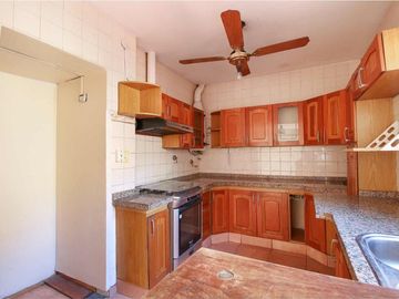 VENTA FLORES CASA LOTE PROPIO 4 AMB PATIO TERRAZA
