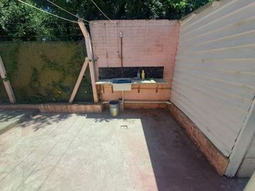 venta casa 3 ambientes con jardín en Santa Clara