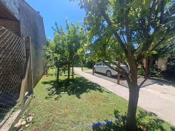venta casa 3 ambientes con jardín en Santa Clara