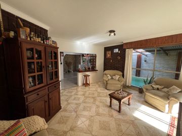 Venta en block casa + 4 deptos el Grosellar