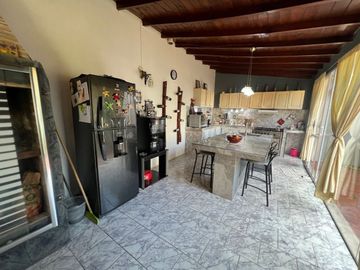 Venta en block casa + 4 deptos el Grosellar