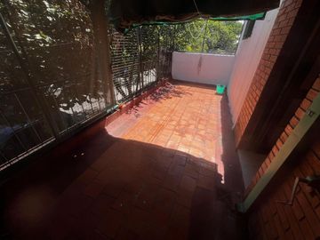SE VENDE CASA 3 DORMITORIOS COCHERA/ PARQUE GARAY