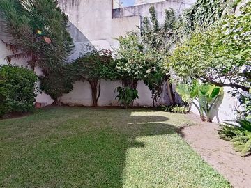 VENTA DEPARTAMENTO 3 AMB CON JARDÍN Y PARRILLA