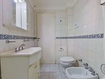 VENTA DEPARTAMENTO 3 AMB CON JARDÍN Y PARRILLA