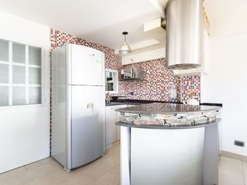 CASA EN VENTA EN CASTELAR NORTE 3 AMBIENTES