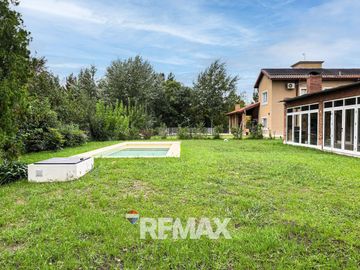 CASA EN VENTA SAN ELISEO GOLF 5 AMBIENTES
