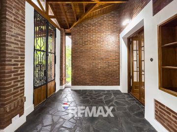 CASA EN VENTA SAN ELISEO GOLF 5 AMBIENTES