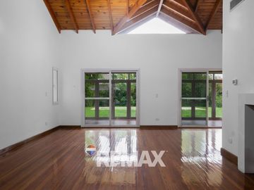CASA EN VENTA SAN ELISEO GOLF 5 AMBIENTES
