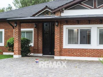 CASA EN VENTA SAN ELISEO GOLF 5 AMBIENTES