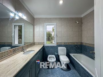 CASA EN VENTA SAN ELISEO GOLF 5 AMBIENTES