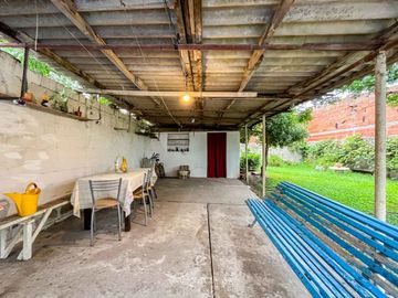 CASA 2 DORMITORIOS EN VENTA BERISSO + PATIO