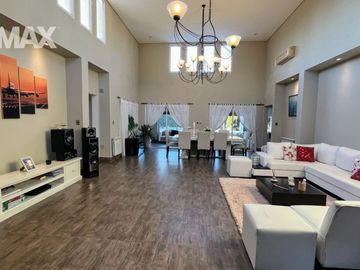 Venta casa 5 Ambientes  Barrio Los Puentes-Lujan