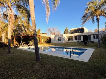 Venta casa 5 Ambientes  Barrio Los Puentes-Lujan