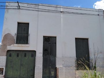VENTA CASA 3 DORMITORIOS- ZONA CENTRO