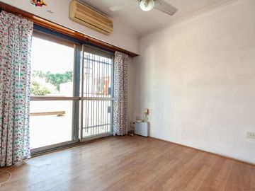 CASA 5 AMB LOTE PROPIO JARDÍN QUINCHO COCHERA