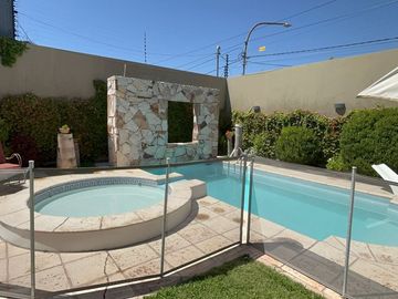 INCREÍBLE CASA + DEPARTAMENTO EN MAIPÚ