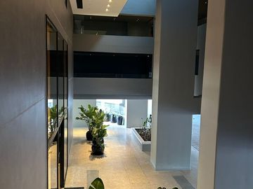 Hermosa vista. Piso alto. Lujosos amenities.