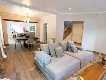 Venta casa 4/5 ambientes-Barrio Lomas de Benavidez