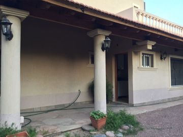 VENTA CASA RESIDENCIAL 3 DORMITORIOS Y PISCINA MZA
