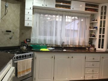 VENTA CASA RESIDENCIAL 3 DORMITORIOS Y PISCINA MZA