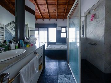 Casa en venta Saavedra Jardín -pileta - parrilla