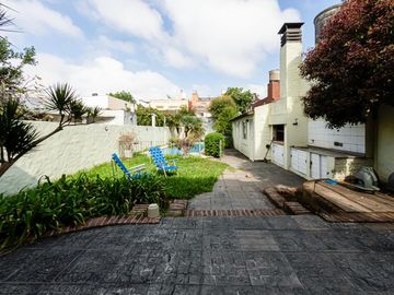 Casa en venta Saavedra Jardín -pileta - parrilla