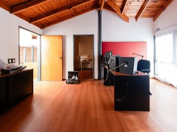 Casa en venta Saavedra Jardín -pileta - parrilla