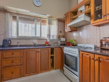 VENTA CASA 4 AMB C/JARDIN + PH 2 AMB VILLA BOSCH